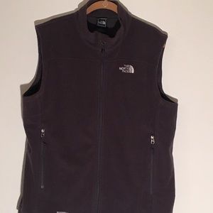 Men’s L North Face Vest